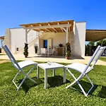Borgo Fiorito Relais 4* Parabita